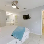 Cozy Pcb Condo Less Than Half Mile To Public Beach Access!
