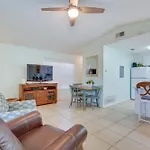 Cozy Pcb Condo Less Than Half Mile To Public Beach Access!