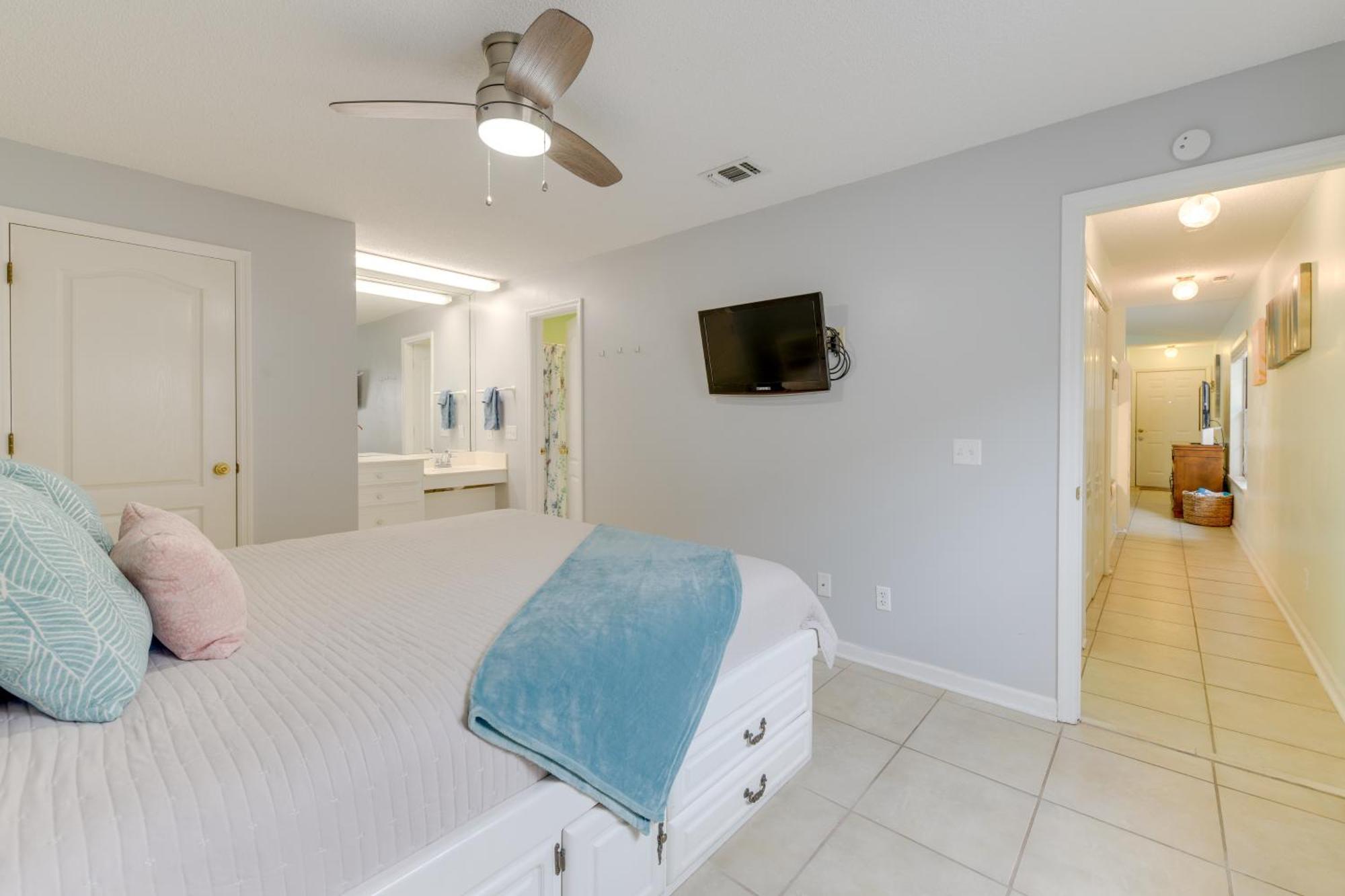 Cozy Pcb Less Than Half Mile To Public Access! Panama City Beach